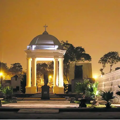 tour-cementerio-presbitero-maestro-lima-peru
